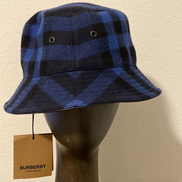 Burberry Accessories - NWT BURBERRY CHECK BUCKET HAT 50% WOOL 50% CASHMERE UNISEX SIZE LARGE